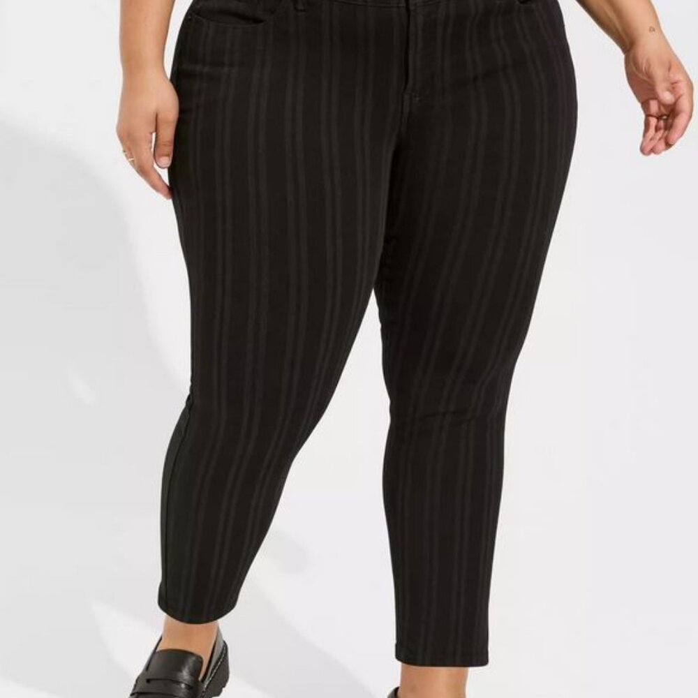Torrid Skinny Ankle Mid-Rise Jeans 14T
